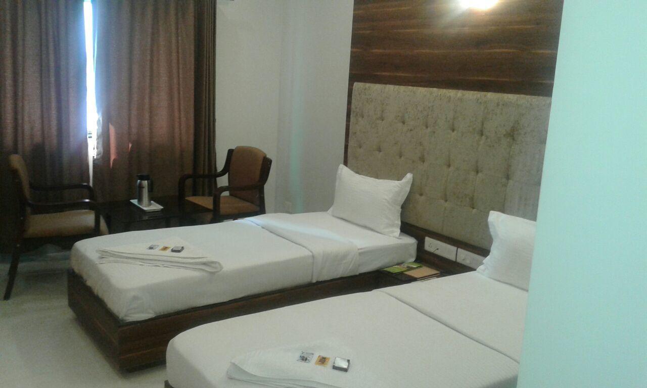 Hotel Comfort Bharuch Ngoại thất bức ảnh