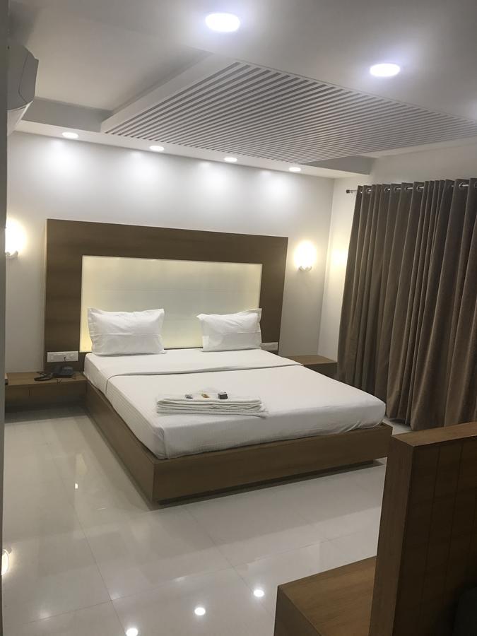 Hotel Comfort Bharuch Ngoại thất bức ảnh