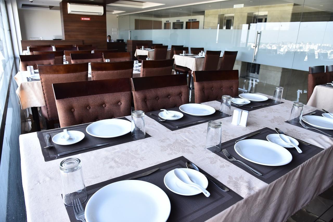 Hotel Comfort Bharuch Ngoại thất bức ảnh
